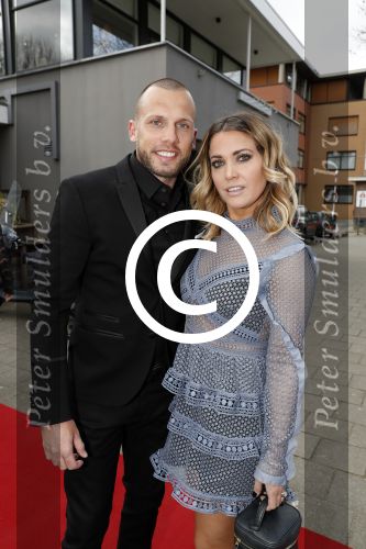 Amsterdam 6 april 2016
Gala Johnny Heitinga tbs alpe du6. Johnny met zijn vrouw Charlotte Sophie en haar ouders