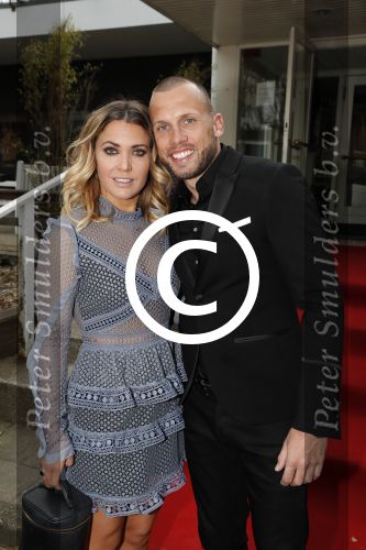 Amsterdam 6 april 2016
Gala Johnny Heitinga tbs alpe du6. Johnny met zijn vrouw Charlotte Sophie en haar ouders