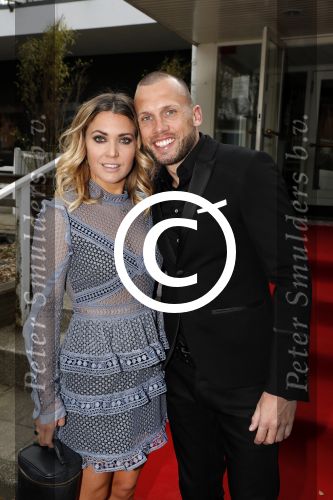 Amsterdam 6 april 2016
Gala Johnny Heitinga tbs alpe du6. Johnny met zijn vrouw Charlotte Sophie en haar ouders