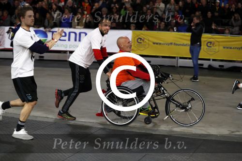 Amsterdam 25 april 2017
Huis Igone de JonghJohan Cruijff run van 14 km vanuit Olympisch stadon naar Arena. Johan Cruijff zou vandaag 70 geworden zijn. Johnny Heitinga