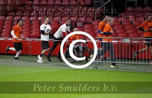 Amsterdam 25 april 2017
Huis Igone de JonghJohan Cruijff run van 14 km vanuit Olympisch stadon naar Arena. Johan Cruijff zou vandaag 70 geworden zijn. oa Estelle Cruijff Johnny Heitinga Sjaak Swart Erben Wennemars deden mee