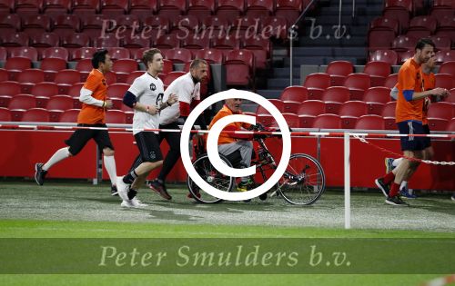 Amsterdam 25 april 2017
Huis Igone de JonghJohan Cruijff run van 14 km vanuit Olympisch stadon naar Arena. Johan Cruijff zou vandaag 70 geworden zijn. oa Estelle Cruijff Johnny Heitinga Sjaak Swart Erben Wennemars deden mee