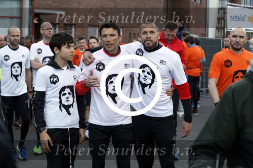 Amsterdam 25 april 2017
Huis Igone de JonghJohan Cruijff run van 14 km vanuit Olympisch stadon naar Arena. Johan Cruijff zou vandaag 70 geworden zijn. oa Estelle Cruijff Johnny Heitinga Sjaak Swart Erben Wennemars deden mee
