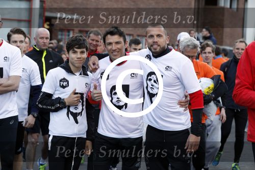 Amsterdam 25 april 2017
Huis Igone de JonghJohan Cruijff run van 14 km vanuit Olympisch stadon naar Arena. Johan Cruijff zou vandaag 70 geworden zijn. oa Estelle Cruijff Johnny Heitinga Sjaak Swart Erben Wennemars deden mee