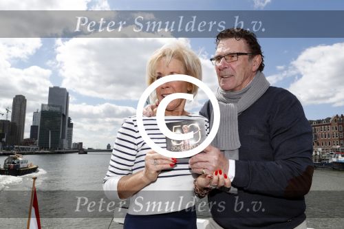 Rotterdam 9 mei 2017
Presentatie cd Joke Bruijs op een boot in Rotterdam. Willem v Hanegem