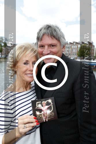 Rotterdam 9 mei 2017
Presentatie cd Joke Bruijs op een boot in Rotterdam. Joke met partner Frits Landesbergen