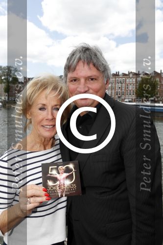 Rotterdam 9 mei 2017
Presentatie cd Joke Bruijs op een boot in Rotterdam. Joke met partner Frits Landesbergen