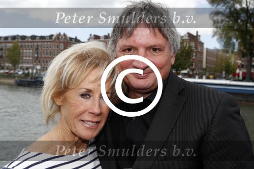 Rotterdam 9 mei 2017
Presentatie cd Joke Bruijs op een boot in Rotterdam. Joke met partner Frits Landesbergen