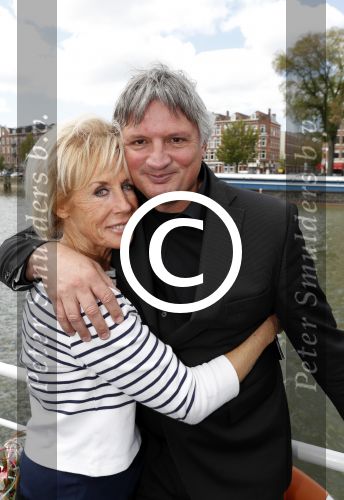 Rotterdam 9 mei 2017
Presentatie cd Joke Bruijs op een boot in Rotterdam. Joke met partner Frits Landesbergen