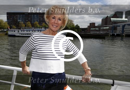 Rotterdam 9 mei 2017
Presentatie cd Joke Bruijs op een boot in Rotterdam.