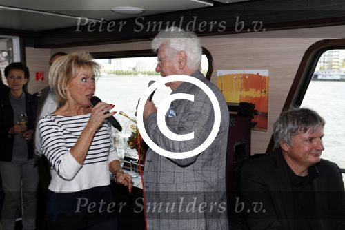 Rotterdam 9 mei 2017
Presentatie cd Joke Bruijs op een boot in Rotterdam. Joke met Gerard Cox