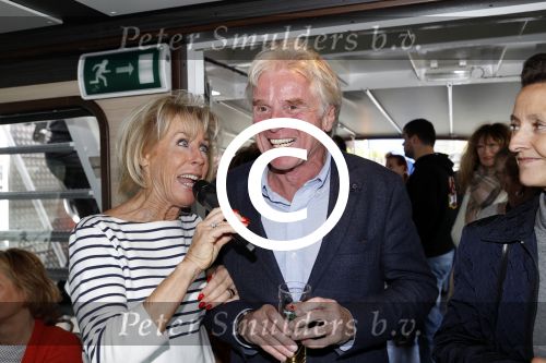 Rotterdam 9 mei 2017
Presentatie cd Joke Bruijs op een boot in Rotterdam. Joke met ex man Boris Bayer