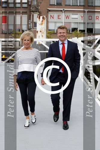 Rotterdam 9 mei 2017
Presentatie cd Joke Bruijs op een boot in Rotterdam. Joke met Bastiaan Ragas