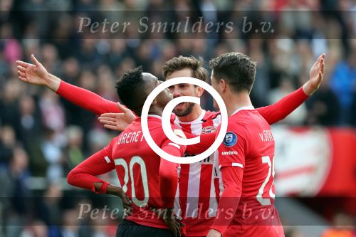 Eindhoven,23 April 2017 PSV-AJAX Seizoen 2016/2017, eindstand 1-0
Joshua Brenet en Andre Guardado