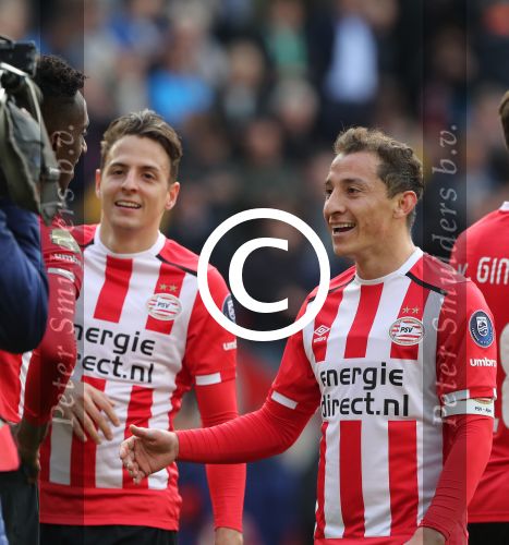 Eindhoven,23 April 2017 PSV-AJAX Seizoen 2016/2017, eindstand 1-0
Joshua Brenet en Andre Guardado