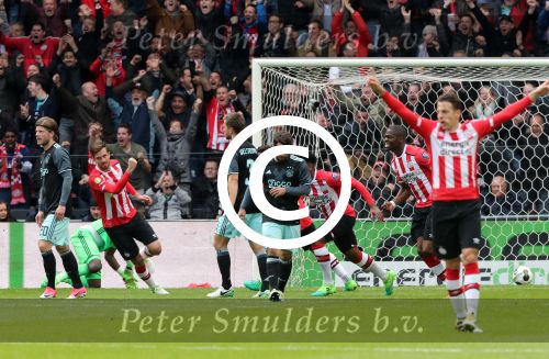 Eindhoven,23 April 2017 PSV-AJAX Seizoen 2016/2017, eindstand 1-0
Blijdschap bij Jurgen Locadia na een mooie vrije trap waardoor de stand op 1-0 komt