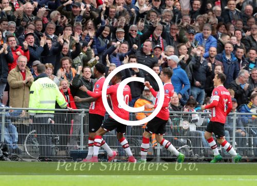 Eindhoven,23 April 2017 PSV-AJAX Seizoen 2016/2017, eindstand 1-0
Blijdschap bij Jurgen Locadia na een mooie vrije trap waardoor de stand op 1-0 komt