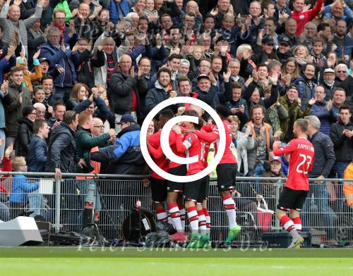 Eindhoven,23 April 2017 PSV-AJAX Seizoen 2016/2017, eindstand 1-0
Blijdschap bij Jurgen Locadia na een mooie vrije trap waardoor de stand op 1-0 komt