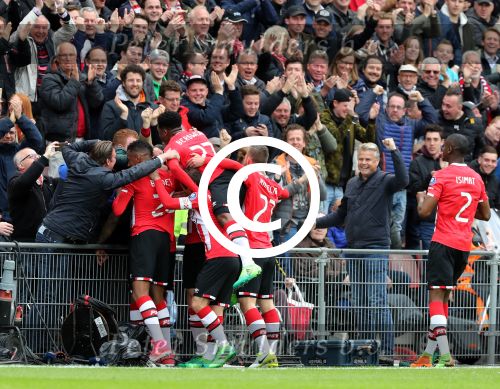 Eindhoven,23 April 2017 PSV-AJAX Seizoen 2016/2017, eindstand 1-0
Blijdschap bij Jurgen Locadia na een mooie vrije trap waardoor de stand op 1-0 komt