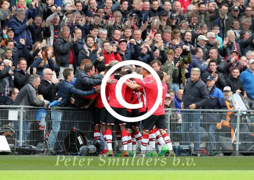 Eindhoven,23 April 2017 PSV-AJAX Seizoen 2016/2017, eindstand 1-0
Blijdschap bij Jurgen Locadia na een mooie vrije trap waardoor de stand op 1-0 komt