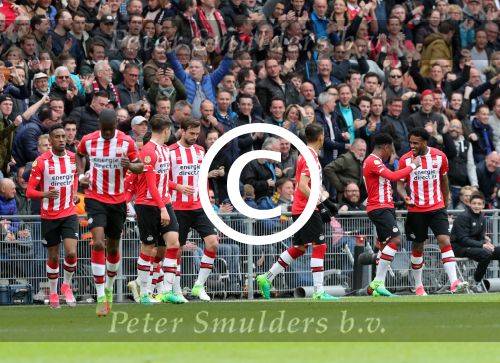 Eindhoven,23 April 2017 PSV-AJAX Seizoen 2016/2017, eindstand 1-0
Blijdschap bij Jurgen Locadia na een mooie vrije trap waardoor de stand op 1-0 komt