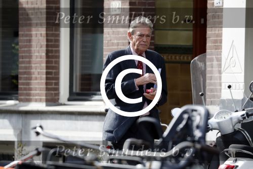 Amsterdam 5 april 2017 
Oud heineken directeur Karel Vuursteen op straat in amsterdam