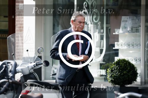 Amsterdam 5 april 2017 
Oud heineken directeur Karel Vuursteen op straat in amsterdam