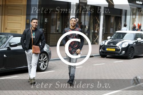 Amsterdam 12 mei 2017
Kenny Tete met een vriend op de pc hooftstraat