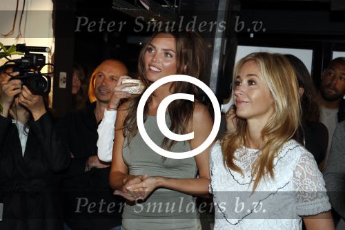 Amsterdam 13 april 2017
Presentatie nieuwe Wendy van Wendy v Dijk met daarin heel veel foto s gemaakt door Kim Feenstra.