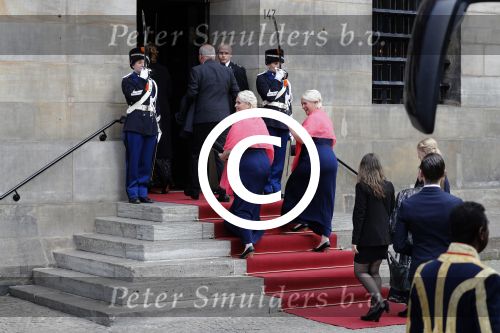 Amsterdam 28 april 2017
Koning Willem Alexander en Koningin Maxima vieren zijn 50e verjaardag met 150 nederlanders die op dezelfde dag jarig zijn in het palei op de dam