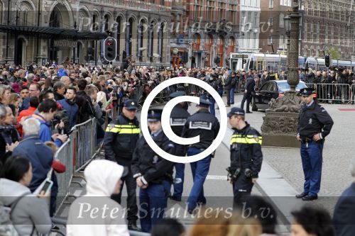 Amsterdam 28 april 2017
Koning Willem Alexander en Koningin Maxima vieren zijn 50e verjaardag met 150 nederlanders die op dezelfde dag jarig zijn in het palei op de dam