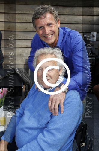 Lelystad 7 april 2017 
Uitreiking boek Christa Krommenhoek ( dochter Koos Alberts). Koos en Joke krijgen het eerste boek van haar. Pierre v dam met zijn vrouw