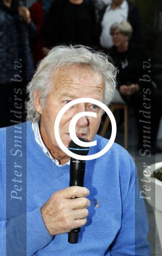 Lelystad 7 april 2017 
Uitreiking boek Christa Krommenhoek ( dochter Koos Alberts). Koos en Joke krijgen het eerste boek van haar.