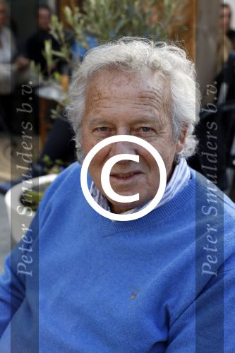 Lelystad 7 april 2017 
Uitreiking boek Christa Krommenhoek ( dochter Koos Alberts). Koos en Joke krijgen het eerste boek van haar.