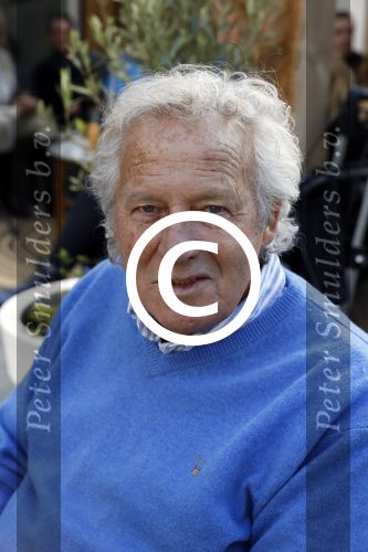 Lelystad 7 april 2017 
Uitreiking boek Christa Krommenhoek ( dochter Koos Alberts). Koos en Joke krijgen het eerste boek van haar.