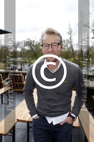 Amsterdam 13 april 2017 
Castpresentatie Huisvrouwen Bestaan Niet in vondel CS in het vondelpark. Leo Alkemade