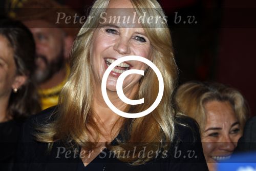 Amsterdam 8 mei 2017
Presentatie L\'Homo met Douwe Bob op de cover. Linda de Mol overhandigt het eerste exemplaar.