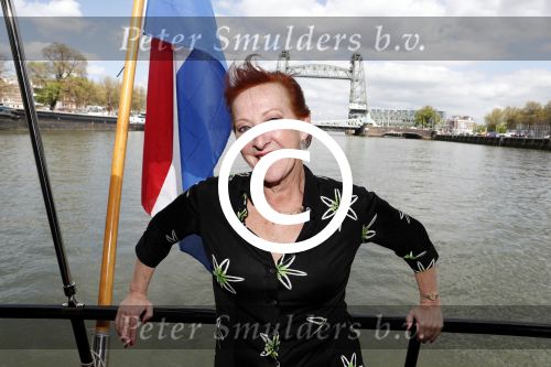 Rotterdam 9 mei 2017
Presentatie cd Joke Bruijs op een boot in Rotterdam. Loes Luca