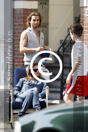 Amsterdam 31 maart 2017 
Manuel Broekman met zijn vriendin Adriana Mosk op straat in Amsterdam