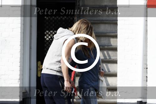 Amsterdam 31 maart 2017 
Manuel Broekman met zijn vriendin Adriana Mosk op straat in Amsterdam
