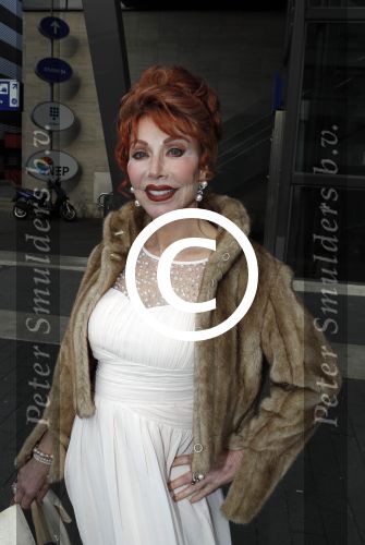 Hilversum 7 mei 2017
De Coiffure awards in studio 21. Marijke Helwegen met man