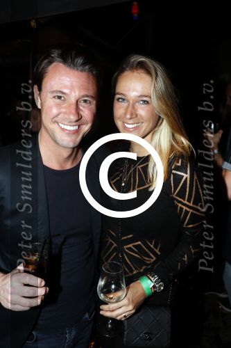 Amsterdam 1 april 2017
Dave en Donny Roelvink open Club Hermanos op het Leidse plein.
Papa Dries Honoria mama Lucienne en de vriendinnen  Amije ( Donny)  en Julia (Dave) waren erbij. Martijn Lusink met zijn vriendin Sophie v Vliet
