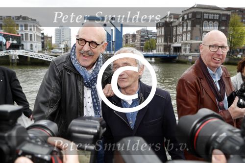 Rotterdam 9 mei 2017
Presentatie cd Joke Bruijs op een boot in Rotterdam. Mini en Maxi
