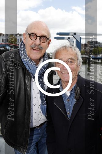 Rotterdam 9 mei 2017
Presentatie cd Joke Bruijs op een boot in Rotterdam. Mini en Maxi