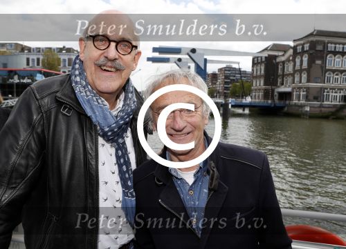 Rotterdam 9 mei 2017
Presentatie cd Joke Bruijs op een boot in Rotterdam. Mini en Maxi