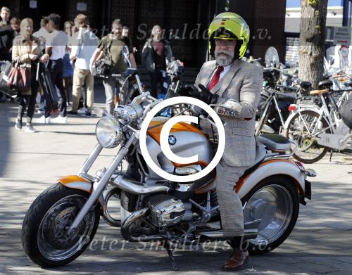 Amsterdam 8 mei 2017 
Oscar hammerstein op zijn BMW motor