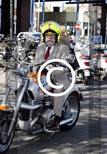 Amsterdam 8 mei 2017 
Oscar hammerstein op zijn BMW motor