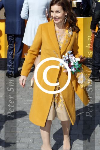 Tilburg 27 april 2017
Koningsdag in tilburg. Aanwezige leden van de koninklijke familie zijn, Koning Willem Alexander Koningin Maxima Prinses Amalia Ariane Alexia, Prins Constantijn prinses Laurentien Prins Maurits Prinses Marilene Prins Bernhard jr Prinses Annette Prins Floris Prinses Aimee Prins Pieter Christiaan en Prinses Anita. Guus Meeuwis en Gers Pardoel zingen ze toe.