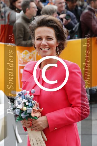 Tilburg 27 april 2017
Koningsdag in tilburg. Aanwezige leden van de koninklijke familie zijn, Koning Willem Alexander Koningin Maxima Prinses Amalia Ariane Alexia, Prins Constantijn prinses Laurentien Prins Maurits Prinses Marilene Prins Bernhard jr Prinses Annette Prins Floris Prinses Aimee Prins Pieter Christiaan en Prinses Anita. Guus Meeuwis en Gers Pardoel zingen ze toe.