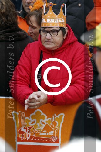 Tilburg 27 april 2017
Koningsdag in tilburg. Aanwezige leden van de koninklijke familie zijn, Koning Willem Alexander Koningin Maxima Prinses Amalia Ariane Alexia, Prins Constantijn prinses Laurentien Prins Maurits Prinses Marilene Prins Bernhard jr Prinses Annette Prins Floris Prinses Aimee Prins Pieter Christiaan en Prinses Anita. Guus Meeuwis en Gers Pardoel zingen ze toe.
